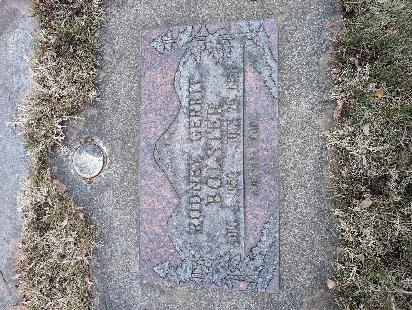 Robert Louis Jackson's grave. Photo 1