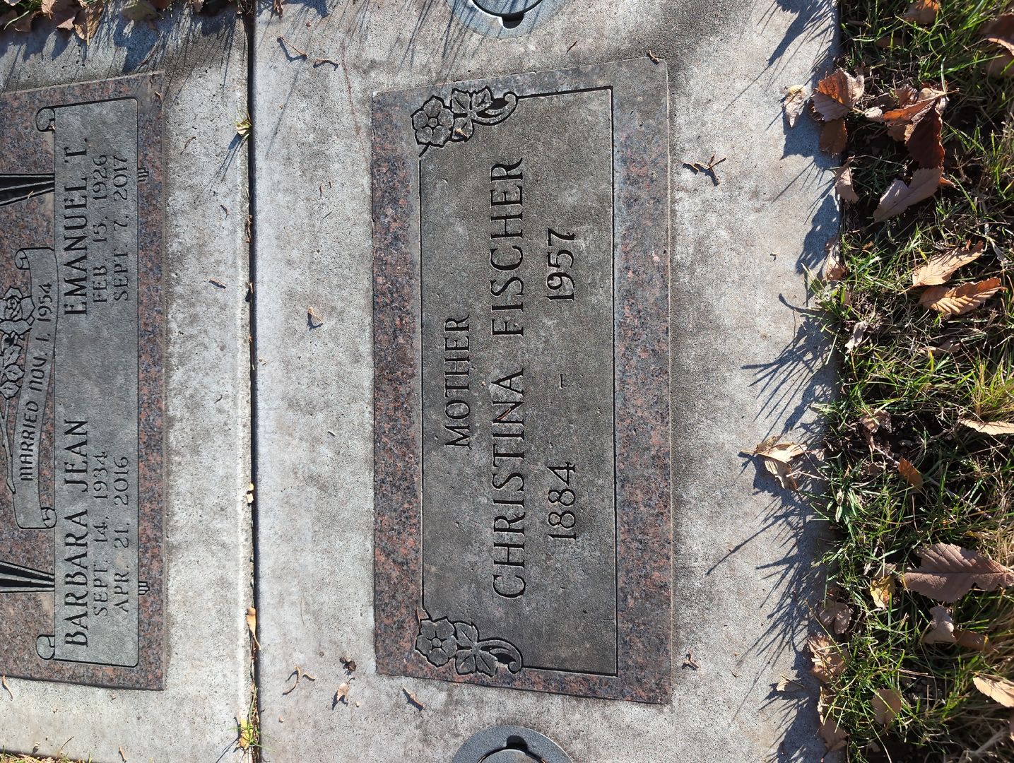 Barbara Qualley's grave. Photo 1
