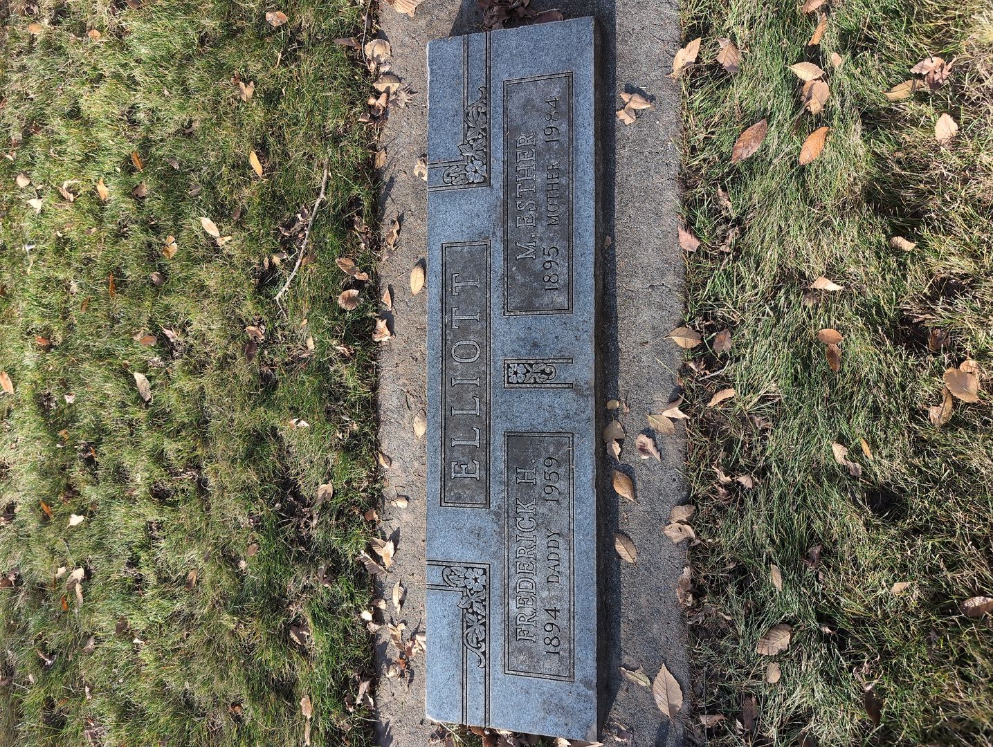 Nathan James Cain's grave. Photo 1
