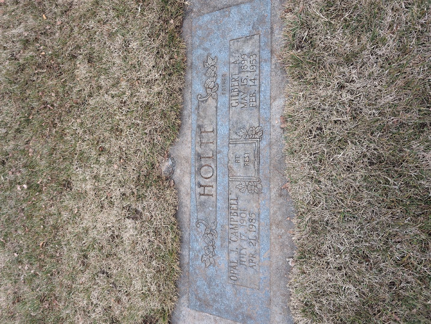 Laura Gladys Ladd's grave. Photo 1