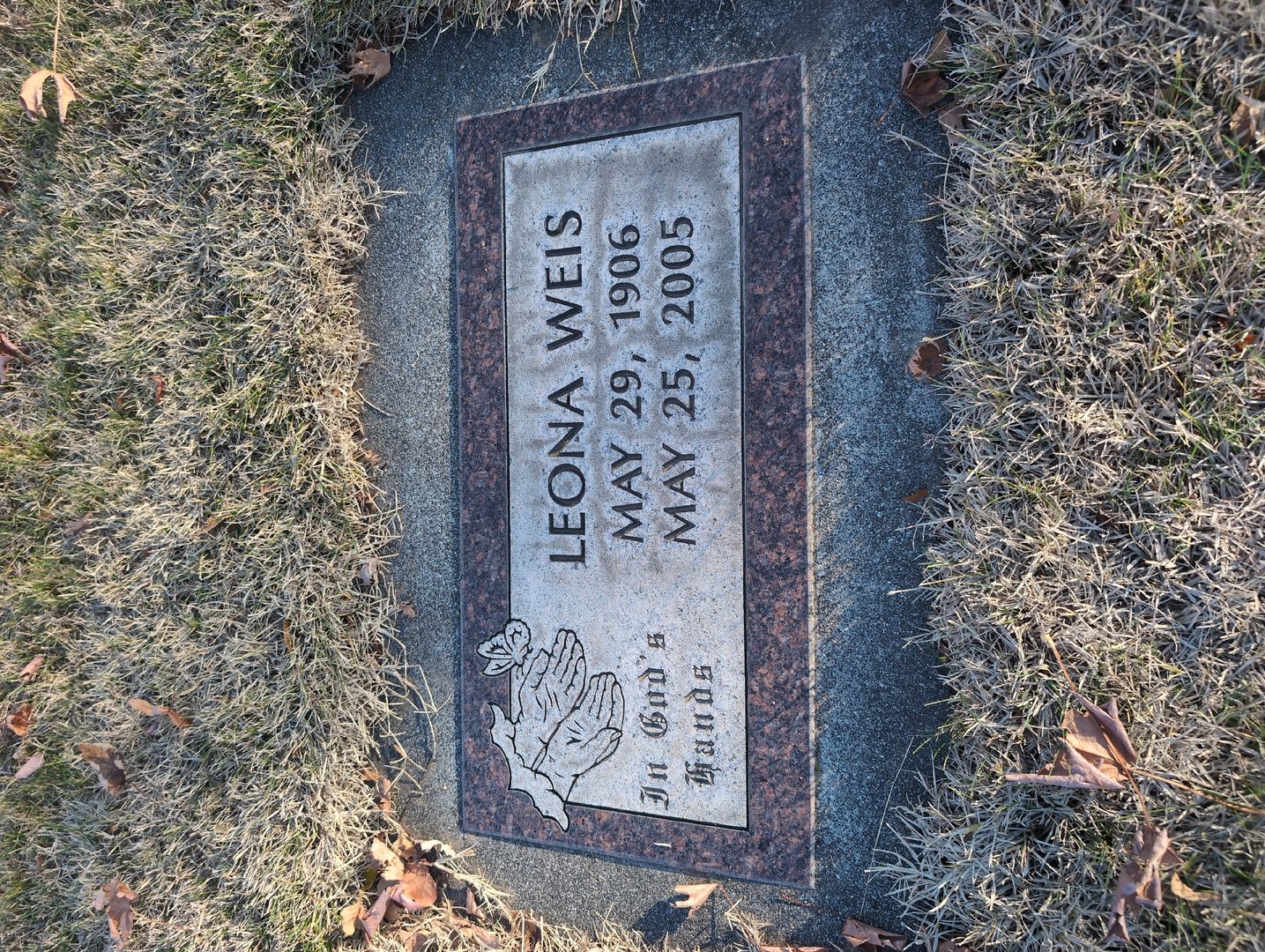 M. Winona Garner's grave. Photo 1