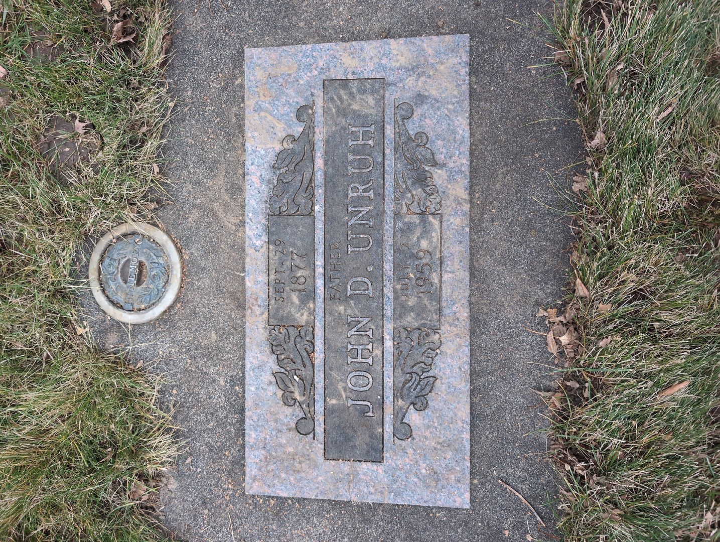 Ruth M. O'Neil Roberts's grave. Photo 1