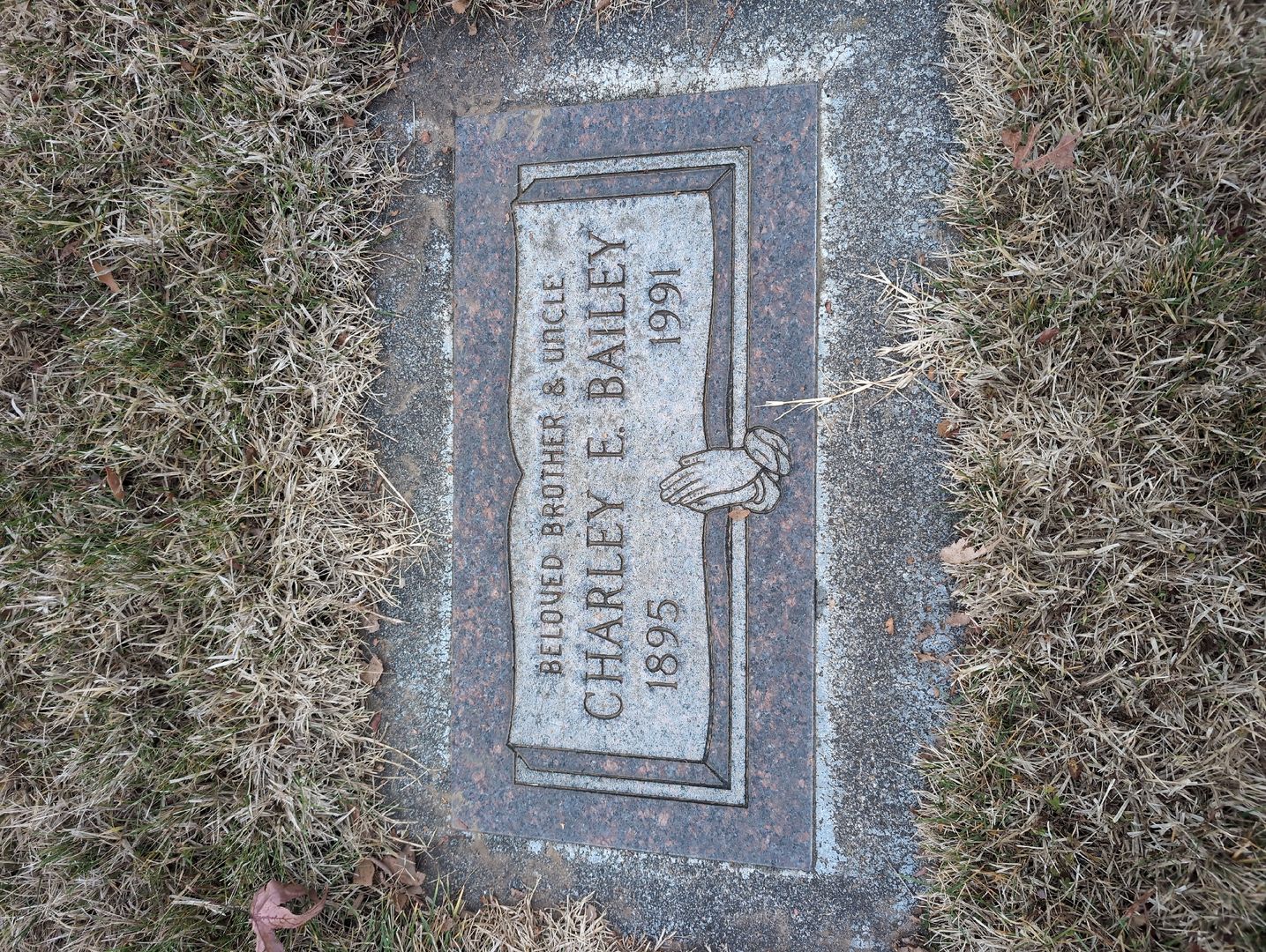 Charley E. Bailey's grave. Photo 1