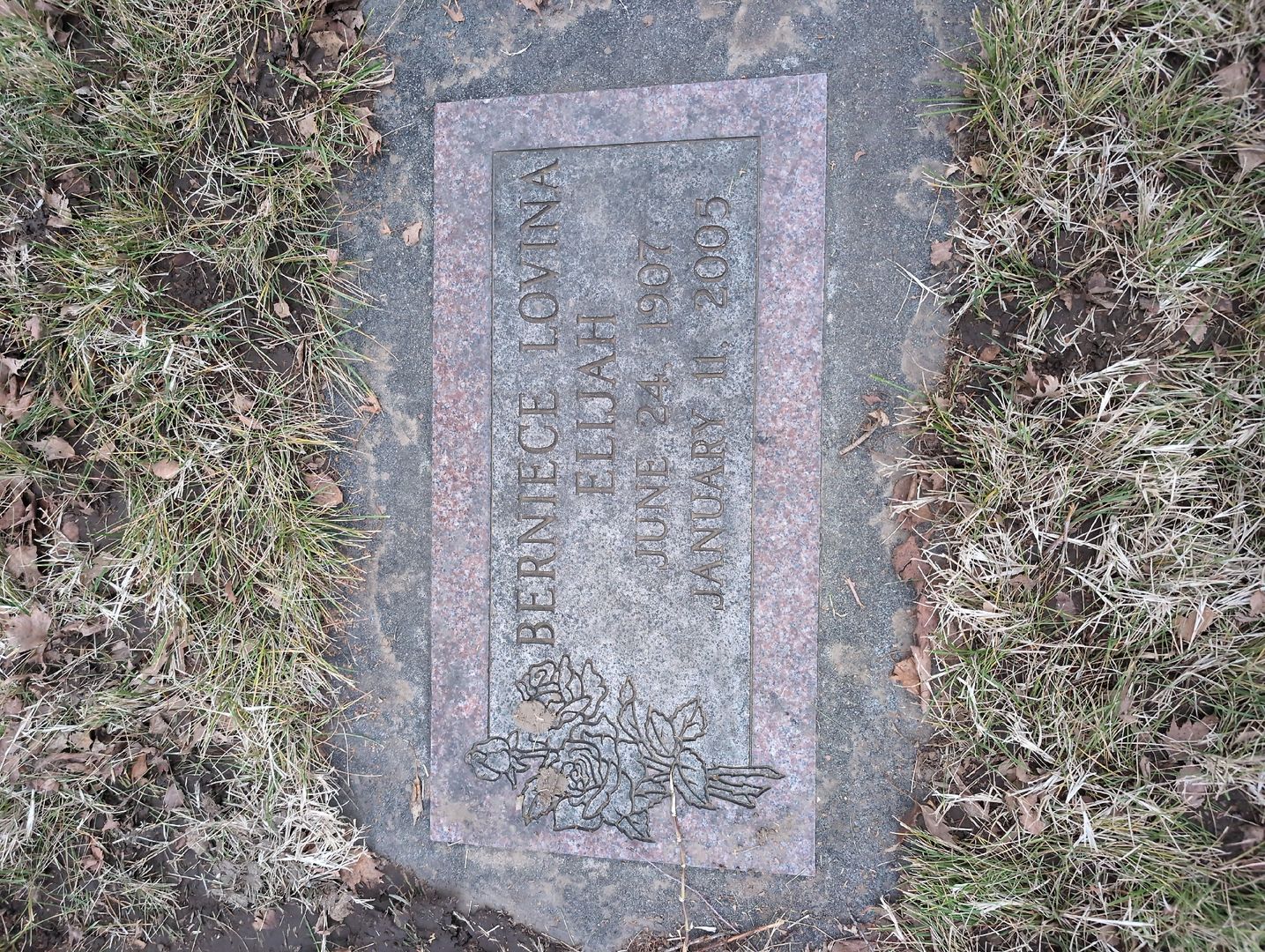 Caroline Rainwater's grave. Photo 1