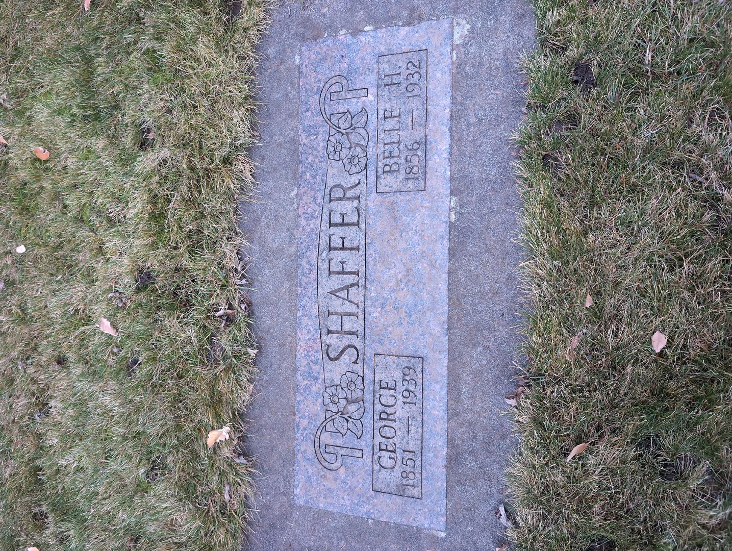Elna May James's grave. Photo 1