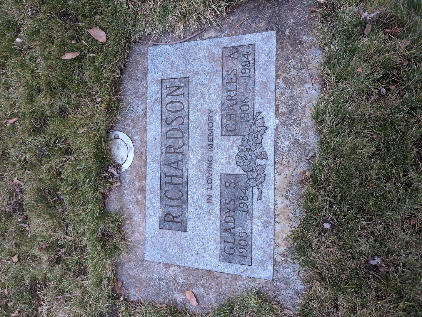 Elmer Raymond "Ray" Isaac's grave. Photo 1