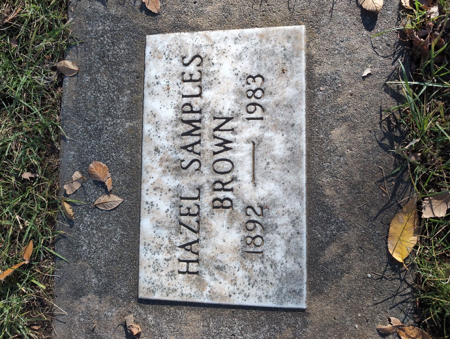Hazel Samples Brown's grave. Photo 1