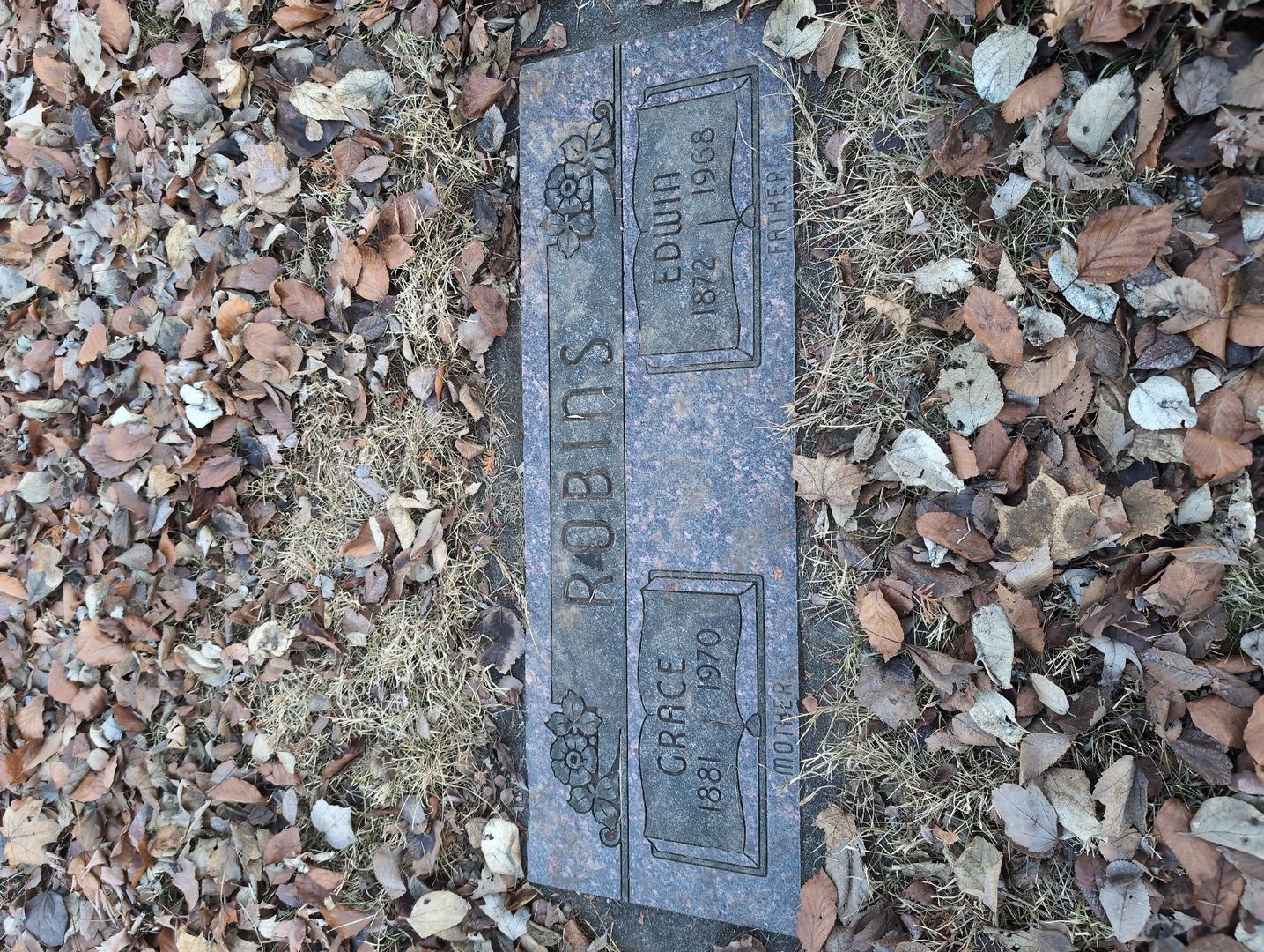 Harvey Neil's grave. Photo 1