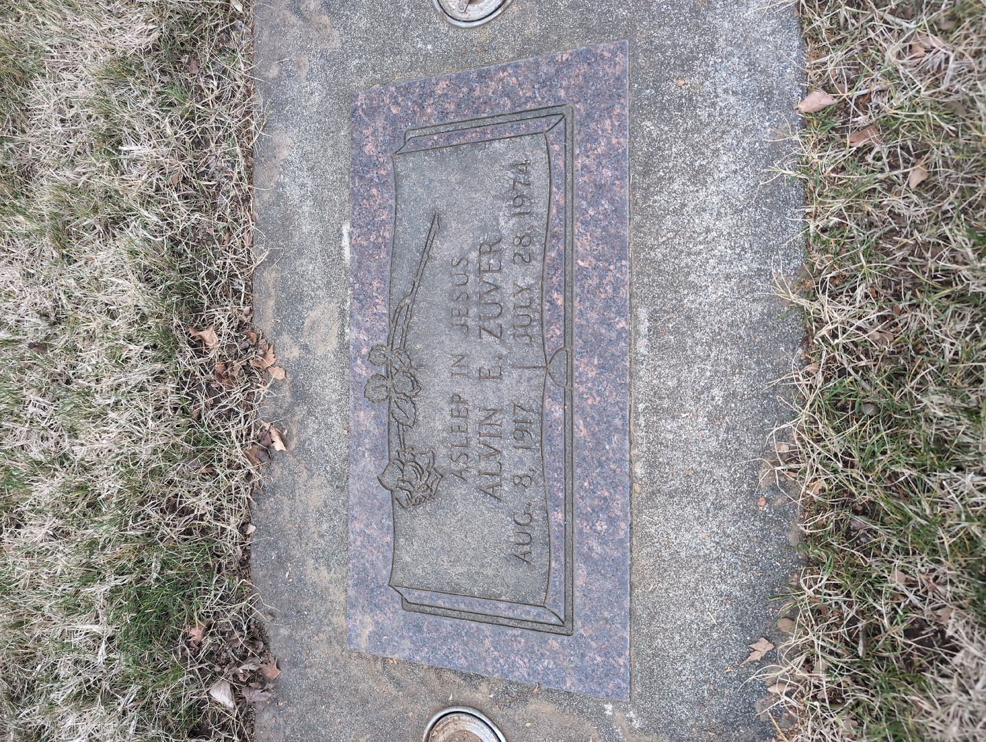 Alvin E. Zuver's grave. Photo 1