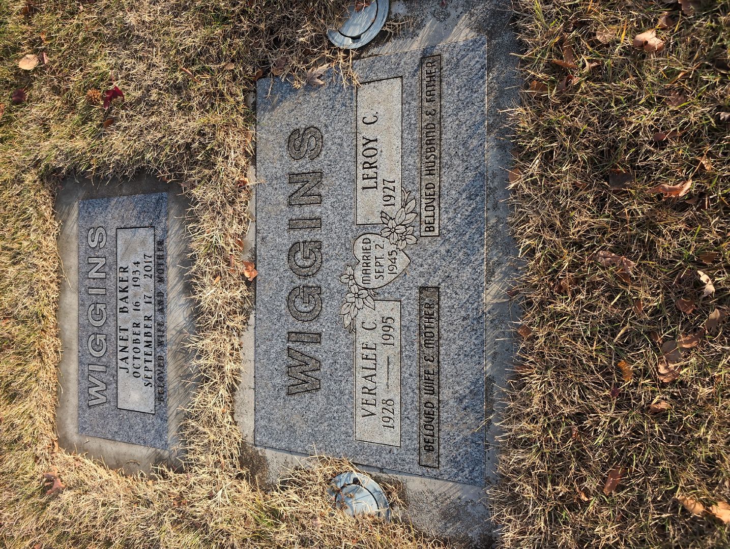 Janet Baker Wiggins's grave. Photo 1