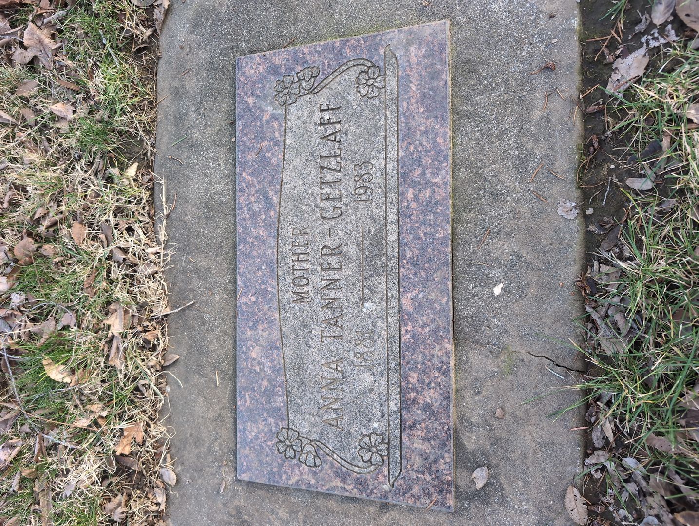 Anna Tanner-Getzlaff's grave. Photo 1