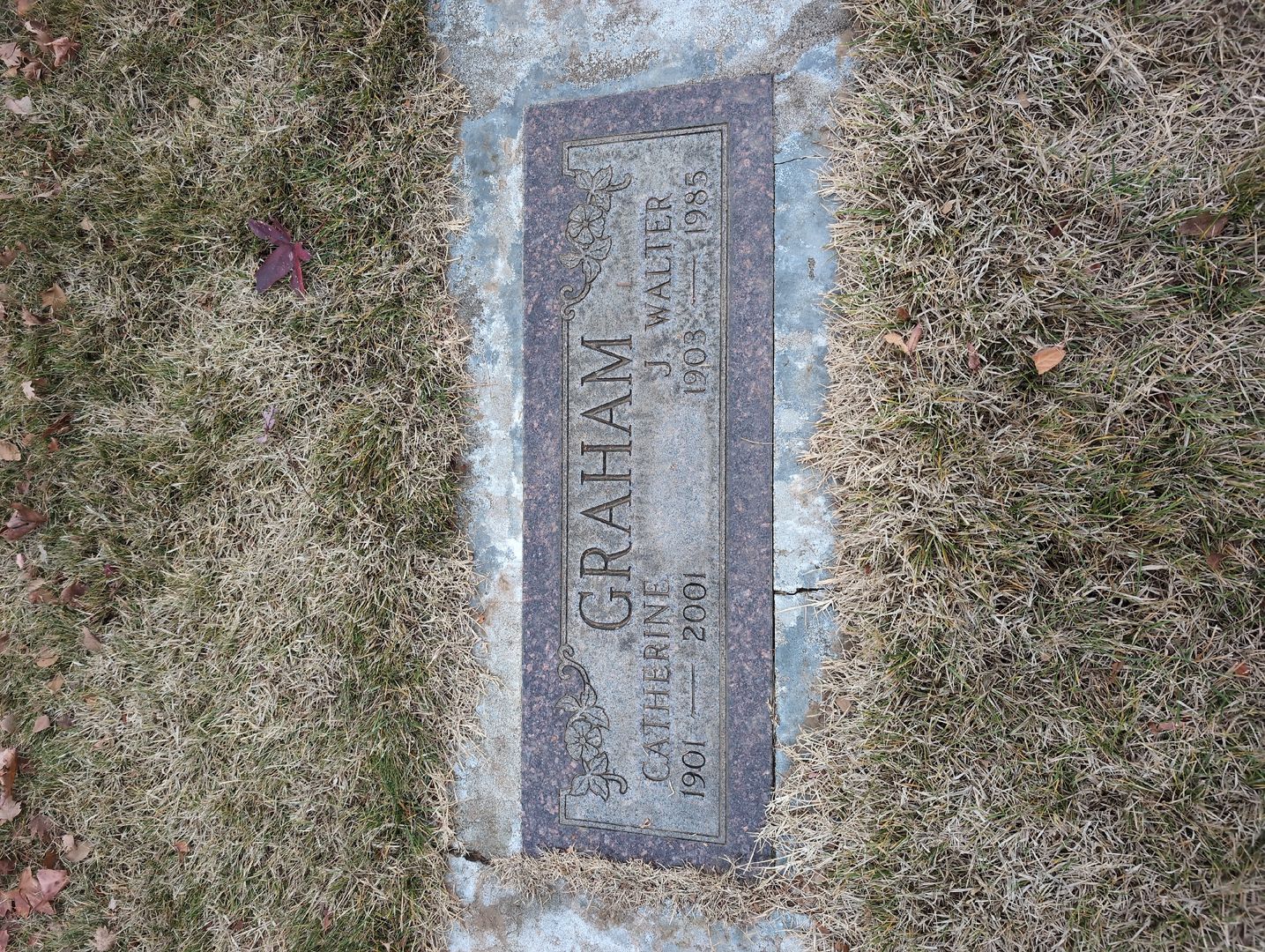Lowell Dean Kattenhorn's grave. Photo 1