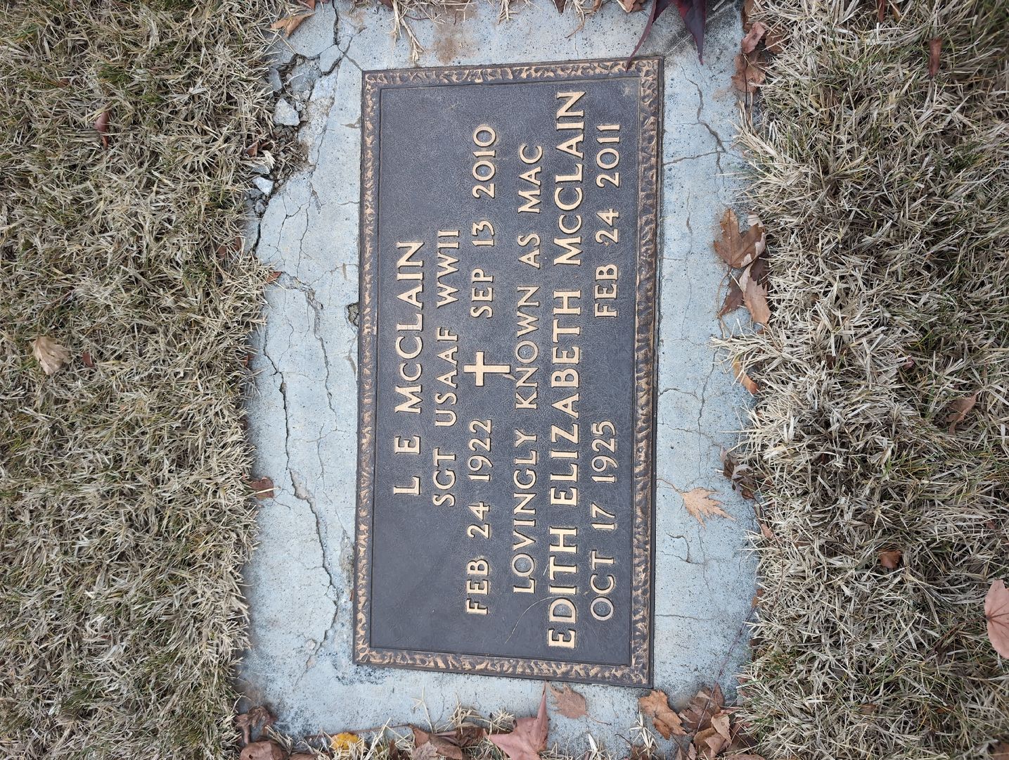 Wesley B. Ochs's grave. Photo 1
