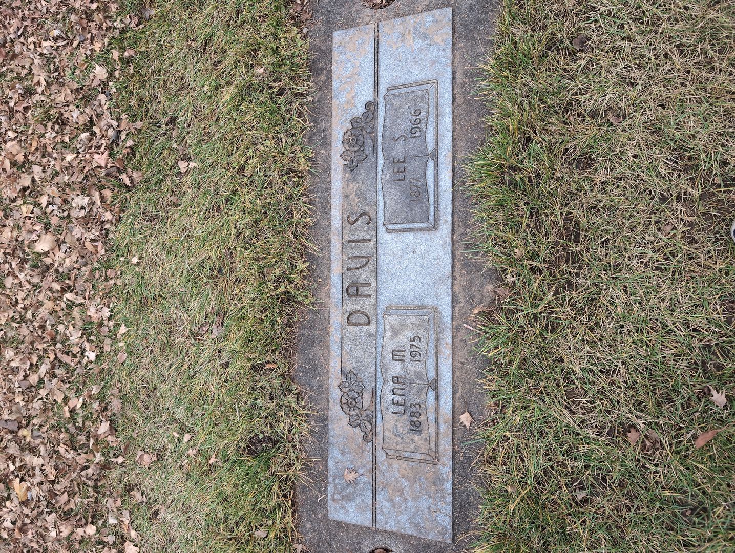 Alice G. Yeasley's grave. Photo 1