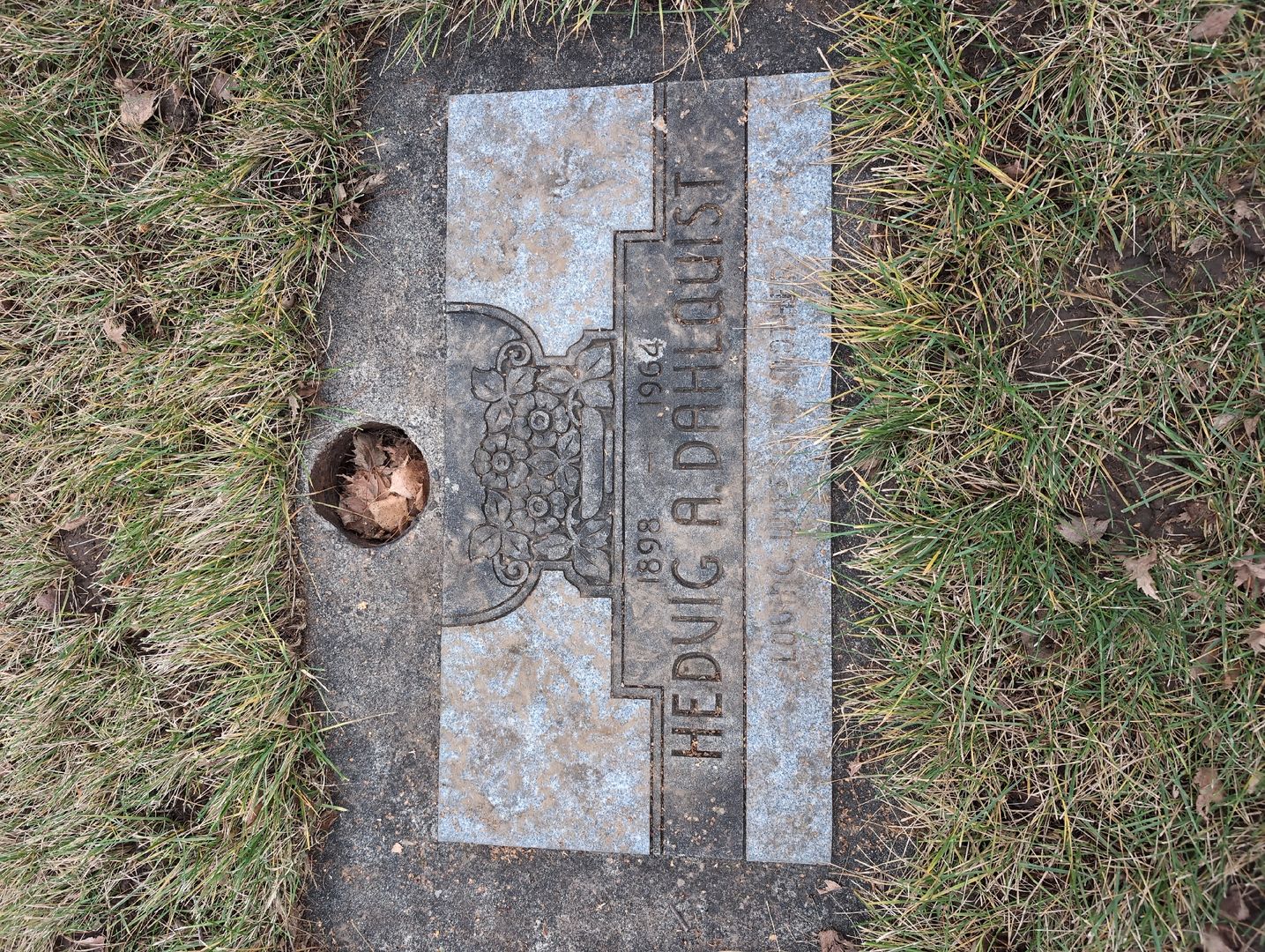 Hedvig A. Dahlquist's grave. Photo 1