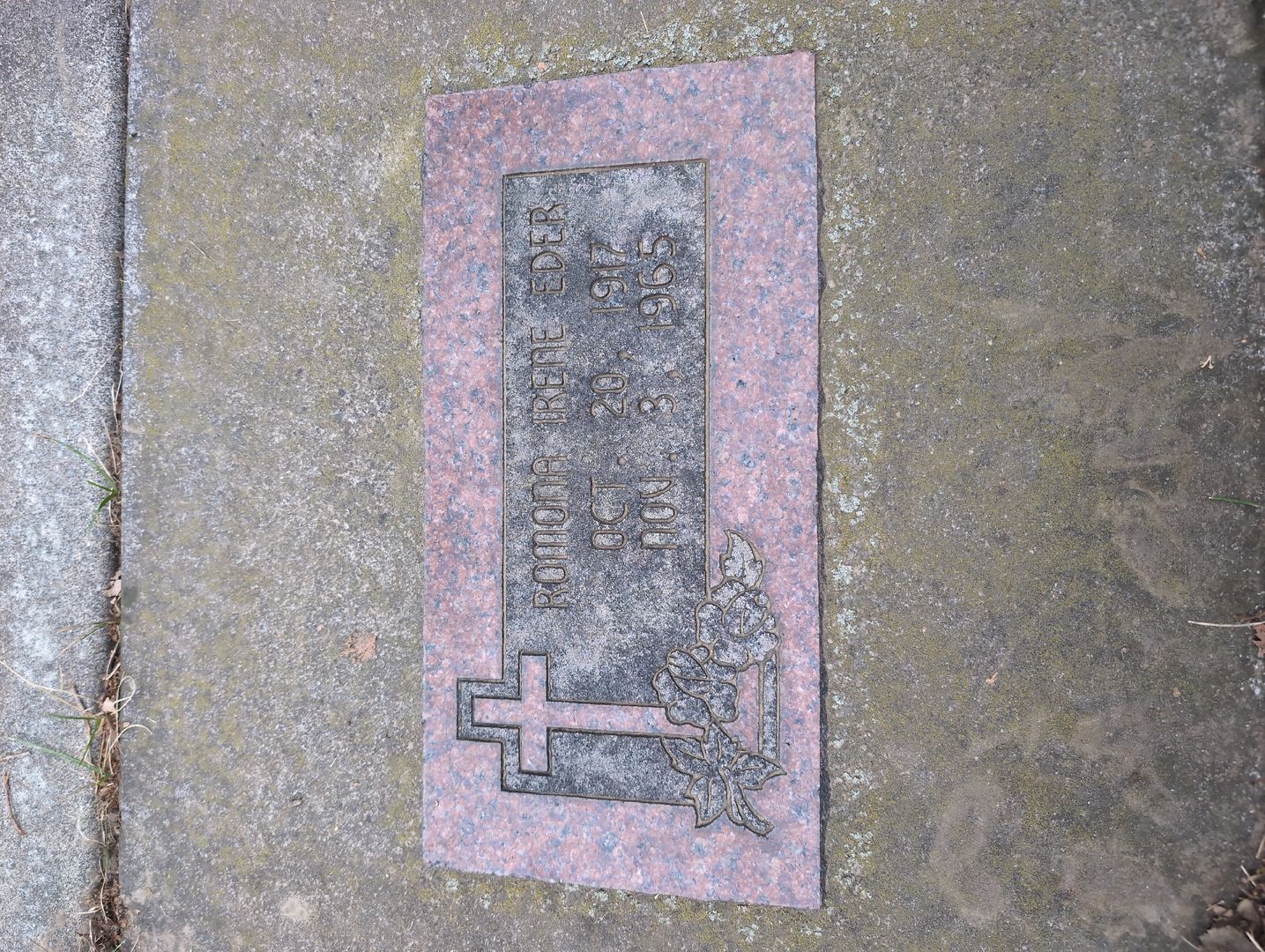 Maude A. Darnall's grave. Photo 1